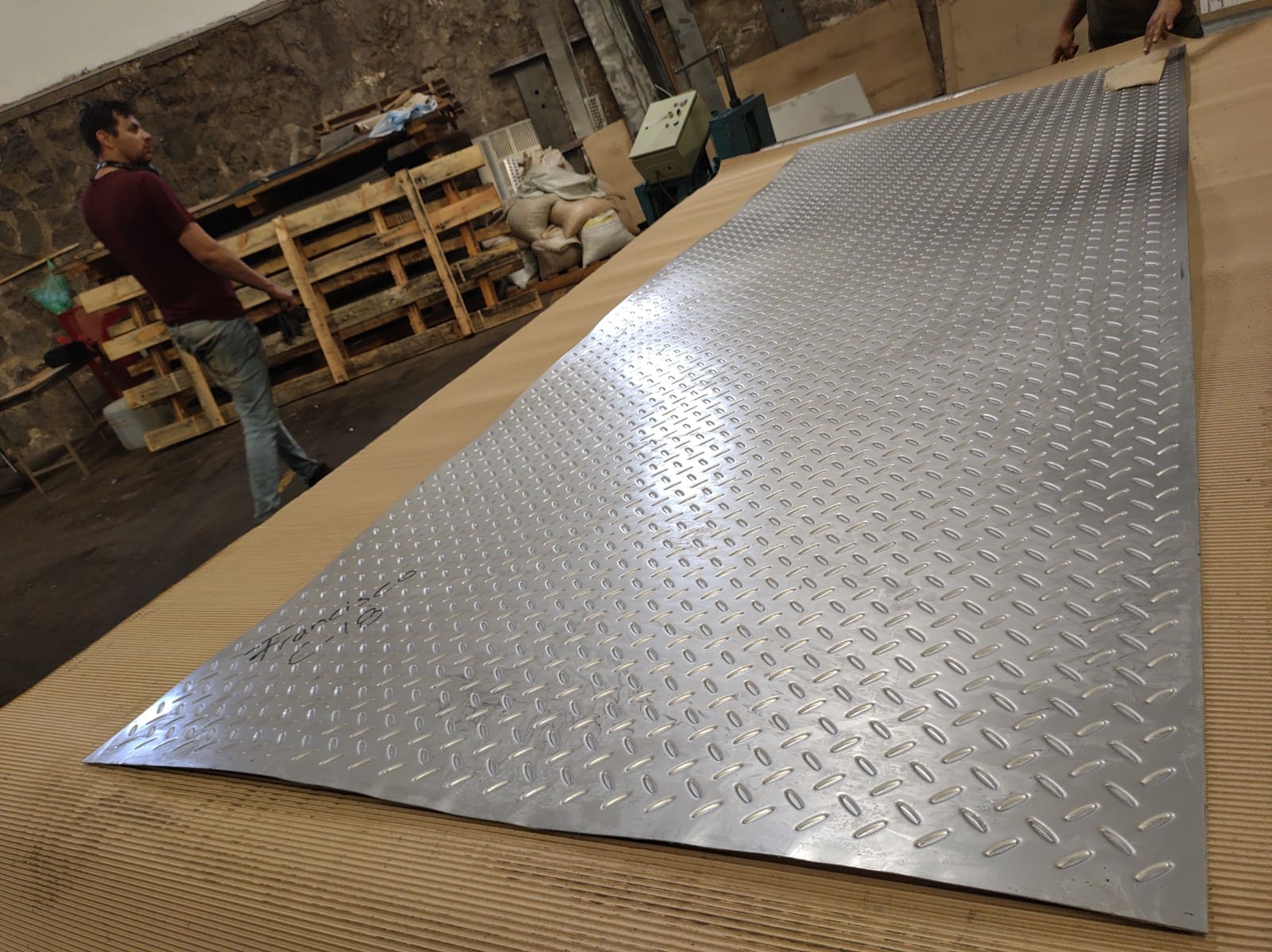 Fabricación de lámina troquelada